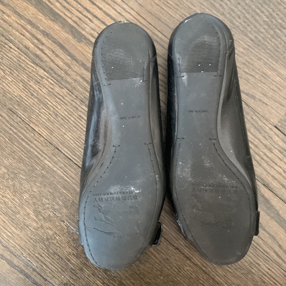 Burberry Size 8 Flats with Buckle (signs of wear) - Picture 3 of 6